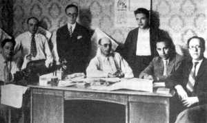 Nueva redacción de Solidaridad Obrera (1923). De izquierda a derecha: Arturo Parera Mali, Fernando Pintado, Muñoz, Liberto Callejas, Manuel Ribas, Vicente Galindo Cortés (Fontaura) y Miguel Terrén Mañero